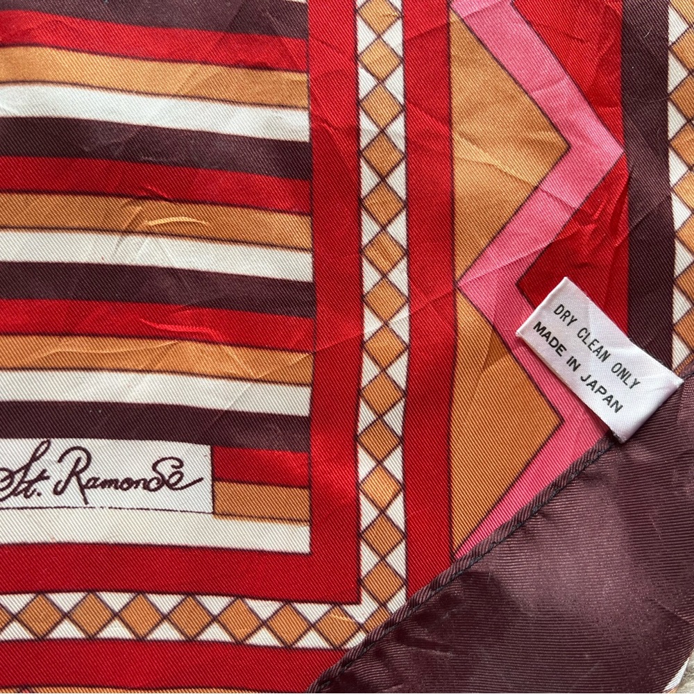 St RamonSe scarf - Picture 2 of 3